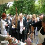 Clienti in coda per degustazione